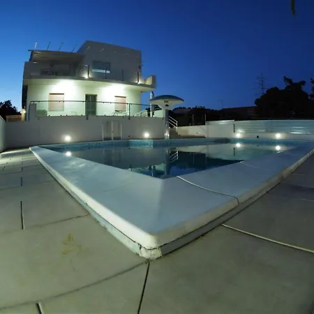 117 Con Piscina سانتا كروتْشّي كاميرينا
