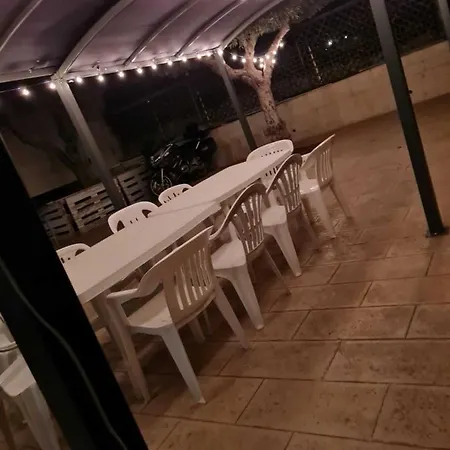 117 Con Piscina فيلة سانتا كروتْشّي كاميرينا